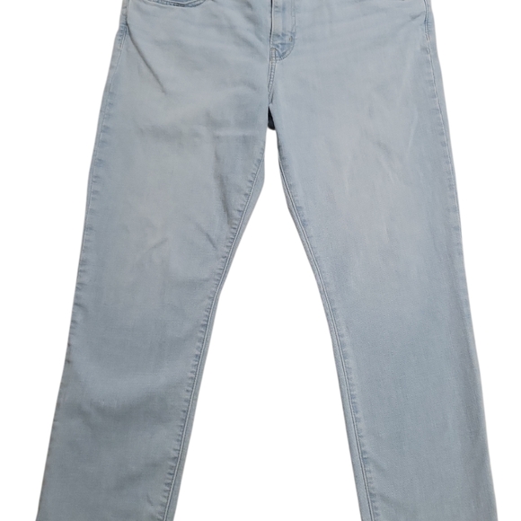 Levi's Women's Boyfriend Mid-Rise  Lapis Med Wash Jeans Size 32 (34×27) Stretch - Picture 3 of 14